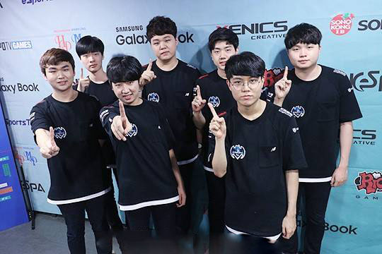 他的四缝线 他的四缝线