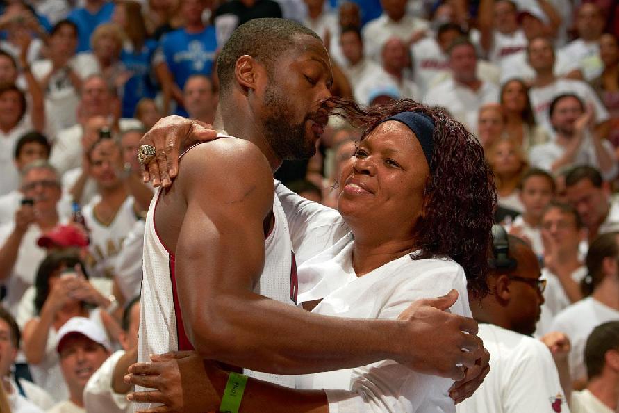 小雷在接球 小雷在接球